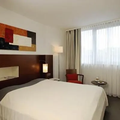 Nh Frankfurt Niederrad Szálloda 4*