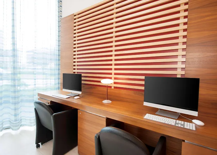 Hotel Nh Frankfurt Niederrad 4*