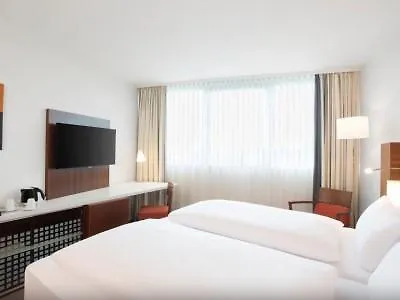 Nh Frankfurt Niederrad Hotel 4*
