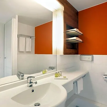 Hotel Nh Frankfurt Niederrad 4*