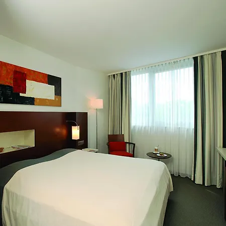 Nh Frankfurt Niederrad 4*
